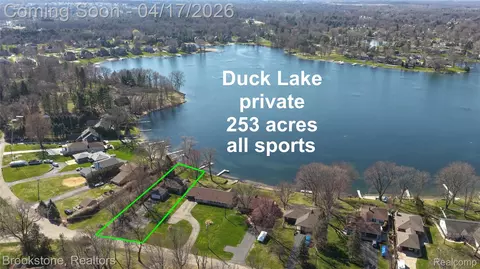2773 Maple Rdg, Highland, MI 48356