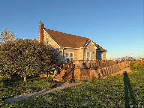 2450 W Snover Rd, Moore, MI 48471