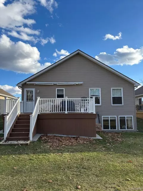 210 Pineview Dr #3064 GRANGE HALL RD, Fenton, MI 48430