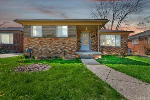 23701 Coyle St, Oak Park, MI 48237