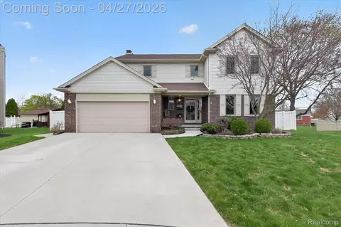 3965 Aspen Ct, Trenton, MI 48183