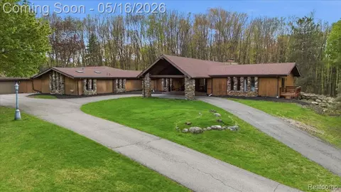 3050 Reese Rd, Brandon, MI 48462