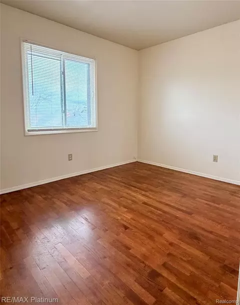 Bedroom - 3428 River Birch Dr, Flint, MI 48532 photo 6 of 6
