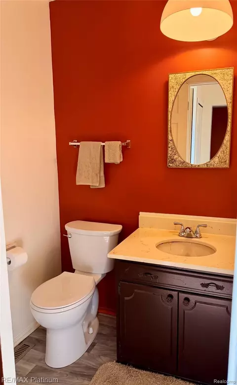 Bath - 3428 River Birch Dr, Flint, MI 48532 photo 1 of 3