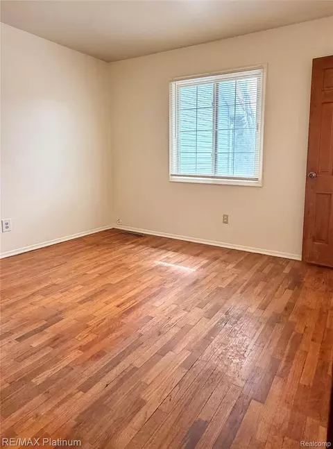 Bedroom - 3428 River Birch Dr, Flint, MI 48532 photo 5 of 6