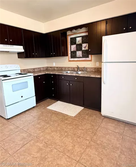 Kitchen - 3428 River Birch Dr, Flint, MI 48532 photo 2 of 2