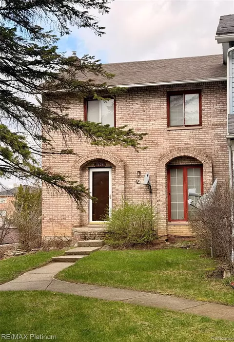 3428 River Birch Dr, Flint, MI 48532