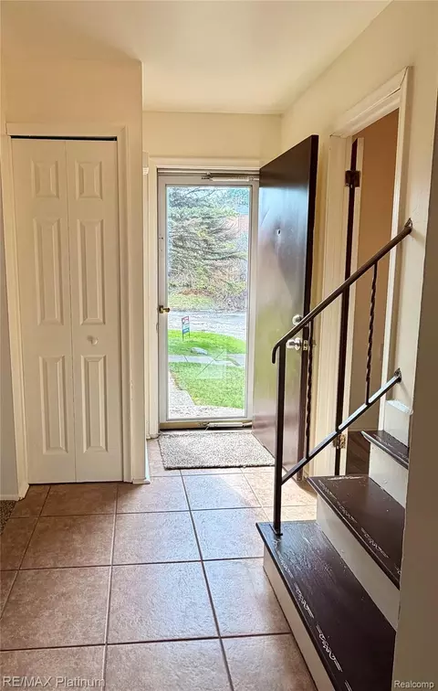 Entry Way - 3428 River Birch Dr, Flint, MI 48532 photo 1 of 2