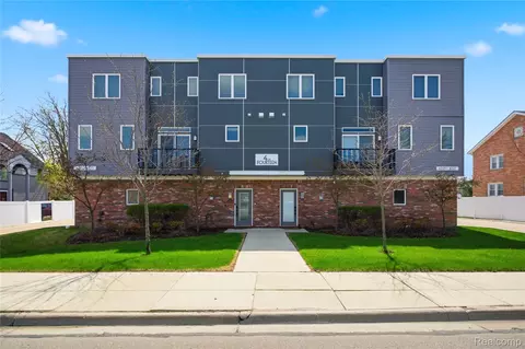 4221 W 14 Mile Rd, Royal Oak, MI 48073