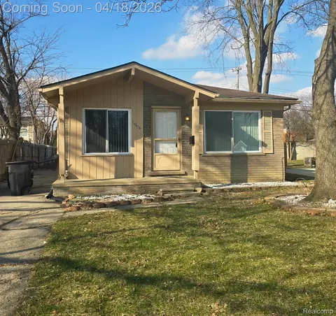 17676 Addison St, Southfield, MI 48075