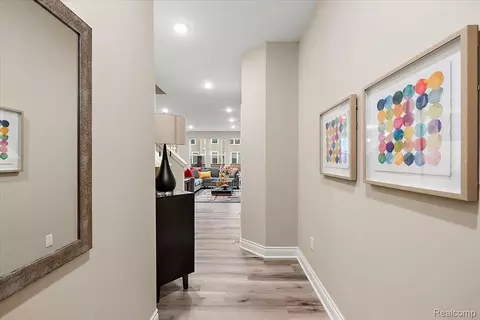 Entry Way - 809 Cortland Ln, Troy, MI 48085 photo 2 of 2