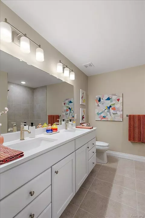 Bath - 809 Cortland Ln, Troy, MI 48085 photo 6 of 7