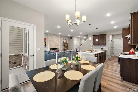 Dining - 809 Cortland Ln, Troy, MI 48085 photo 2 of 2