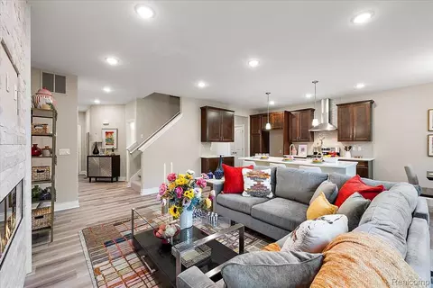 Other - 809 Cortland Ln, Troy, MI 48085 photo 1 of 9