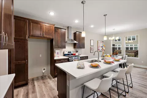 Kitchen - 809 Cortland Ln, Troy, MI 48085 photo 1 of 5