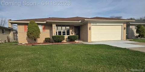 33742 Elford Dr, Sterling Heights, MI 48312