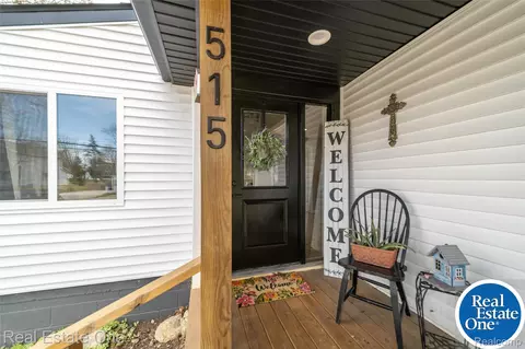 515 S Michigan Ave, Howell, MI 48843