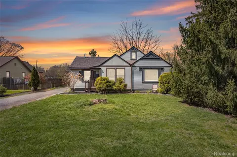 11340 Polk St, Taylor, MI 48180