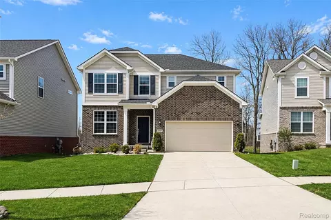 58904 Calabrese Dr, Lyon, MI 48178