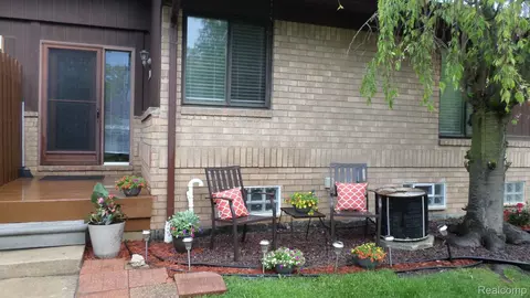33831 Hooker Rd #6, Chesterfield, MI 48047