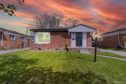 6781 Iowa St, Detroit, MI 48212