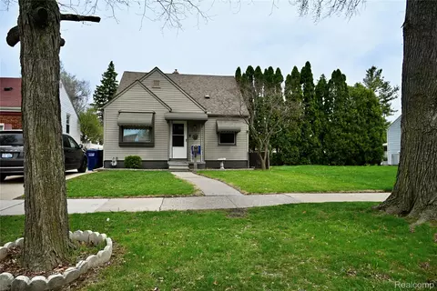 958 Ford Blvd, Lincoln Park, MI 48146
