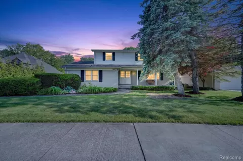 18178 22 Mile Rd, Macomb, MI 48044