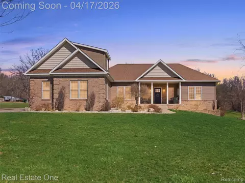 2385 S Sashabaw Rd, Brandon, MI 48462
