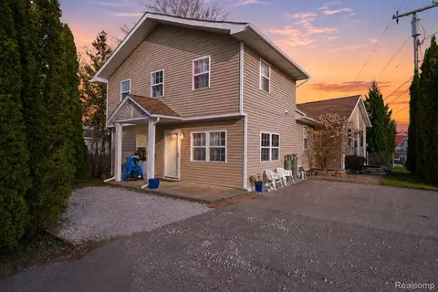 226 Roselawn St, Algonac, MI 48001