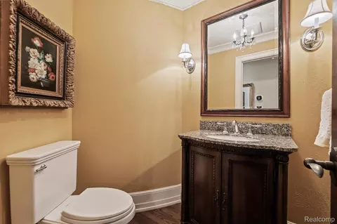 Bath - 25325 Devon Ln, Franklin, MI 48025 photo 2 of 5