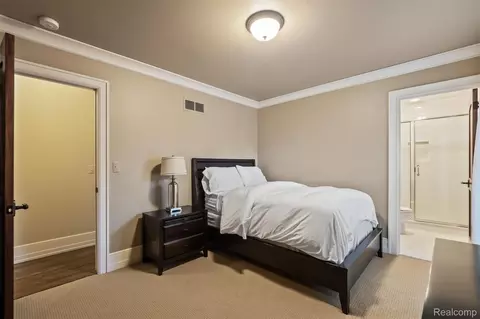 Bedroom - 25325 Devon Ln, Franklin, MI 48025 photo 3 of 6