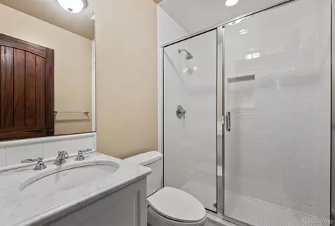 Bath - 25325 Devon Ln, Franklin, MI 48025 photo 3 of 5