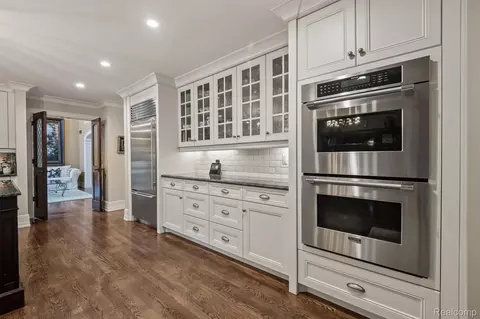 Kitchen - 25325 Devon Ln, Franklin, MI 48025 photo 2 of 3