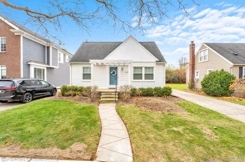 1748 Webster St, Birmingham, MI 48009