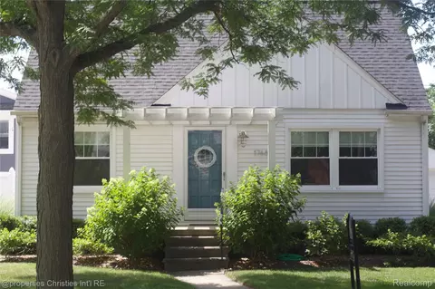 1748 Webster St, Birmingham, MI 48009