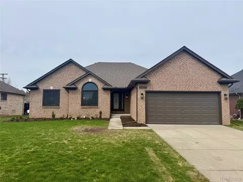 51073 Pinewood Dr, Macomb, MI 48042