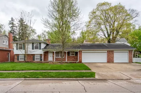 3026 Vinsetta Blvd, Royal Oak, MI 48073