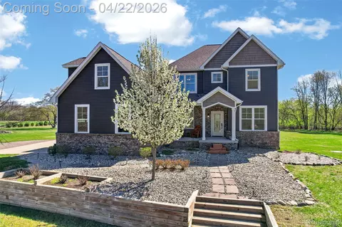 10180 N Antcliff Rd, Fowlerville, MI 48836