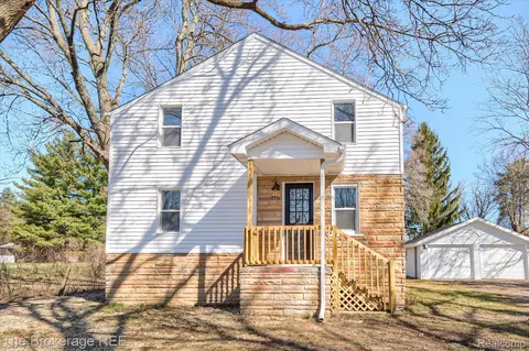5447 Sitka St, Burton, MI 48519