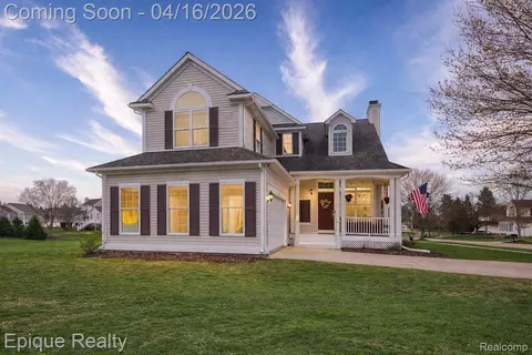 76 Carriage Lane Court Ct, Oxford, MI 48371