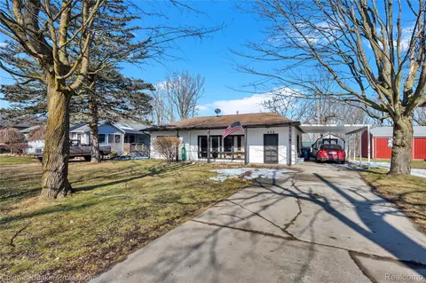 132 W Main St, Mayville, MI 48744