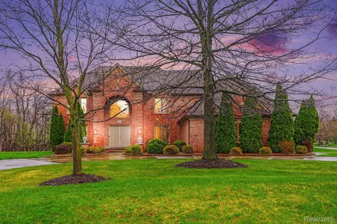 4091 Jacquelynn Ct, Oakland, MI 48306