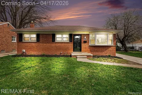 23001 Brookdale Blvd, Saint Clair Shores, MI 48082
