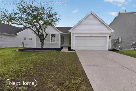 321 Oxford Ct, Belleville, MI 48111