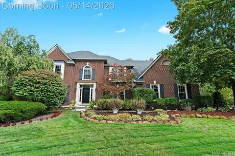 25882 Venetian Ct, Novi, MI 48374