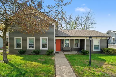 12 E Church St, Village Of Clarkston, MI 48346
