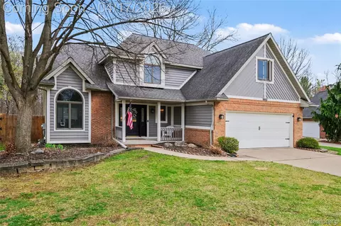 2228 Lost Creek Dr, Clayton, MI 48433