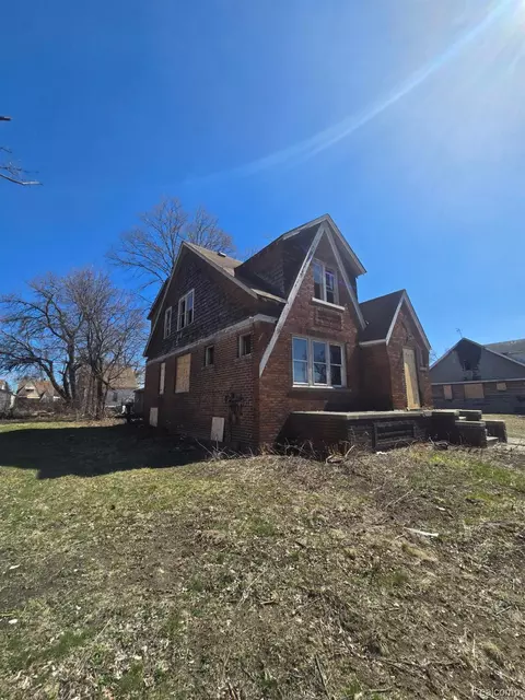 15724 Lesure St, Detroit, MI 48227