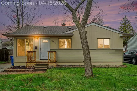 23578 Blackett Ave, Warren, MI 48089