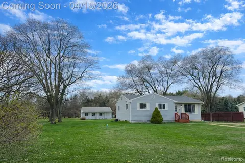 9035 N Linden Rd, Vienna, MI 48420